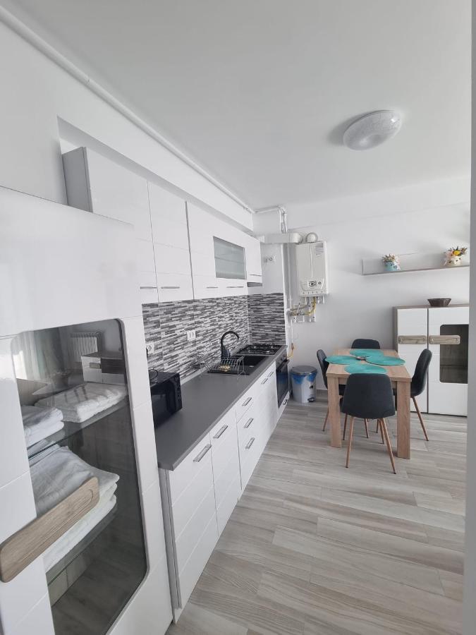Apartament Mivali Apartment Navodari Bagian luar foto